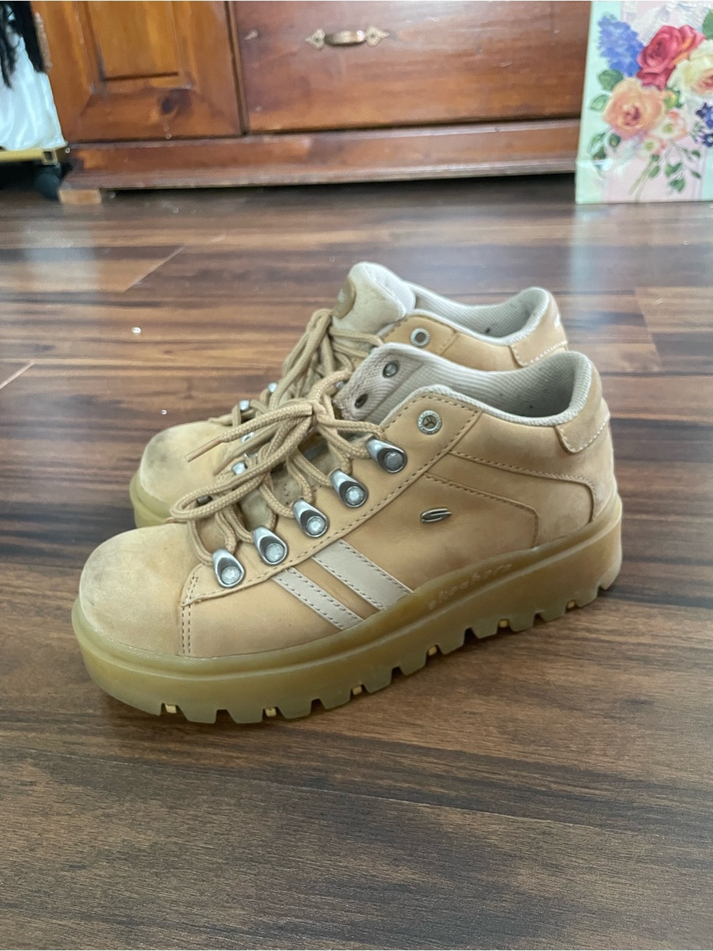 Skechers Women's Tan Low-Top Lace-Up Sneakers